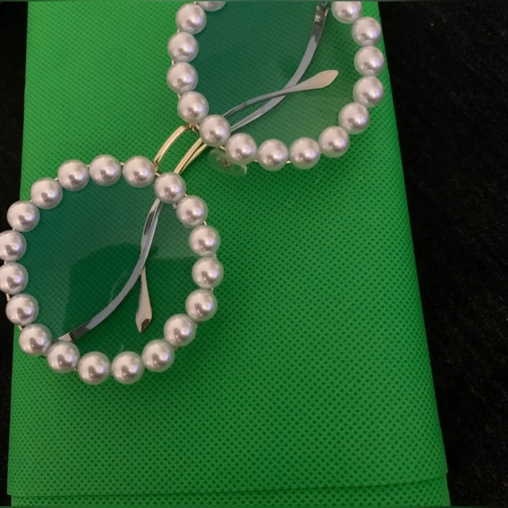NEW Round sunglasses with pearls around Fashion